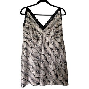 Torrid Lace Trim Camisole Tank Women’s Size 2 Plus Size